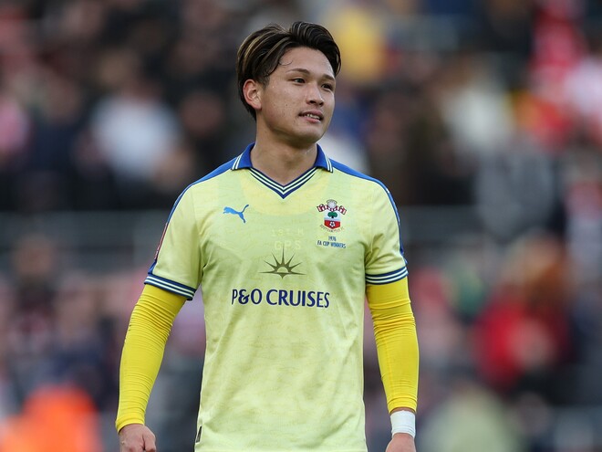 松木玖生、緊急出場からわずか1分でアシスト！攻守に奮闘も逆転負けで