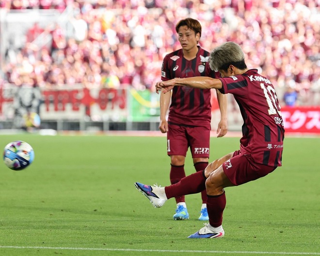 鹿島相手にぶち込んだ！ 大迫勇也の絶品FK弾に脚光「なんて美しい