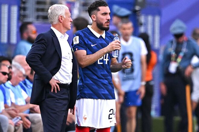 サッカーフランス代表ディディエ・デシャンのユニフォーム めっちゃ怒ってるぞ」フランス代表の至宝がデシャン監督を“ガン無視
