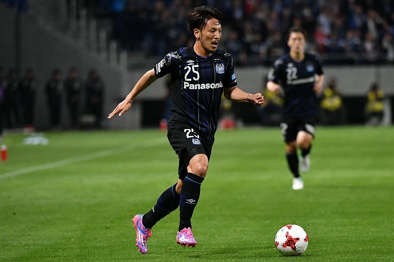 先輩 中村俊輔と後輩 堂安律 藤本淳吾が 25番 でつながるふたりについて言及 サッカーダイジェストweb