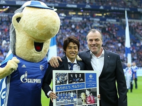 内田篤人、シャルケ退団セレモニーで感謝の挨拶 「僕の人生の