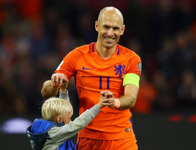 サッカーオランダ代表！ロッペン希少‼️ 楽天市場】2014 オランダ代表 ホーム(オレンジ) #11 ROBBEN