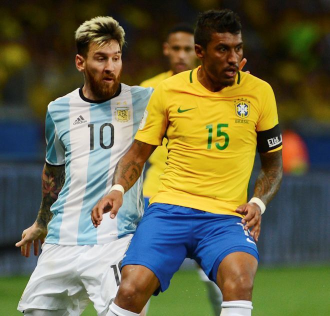 前代未聞？ メッシの「試合中の勧誘」でパウリーニョがバルサ移籍