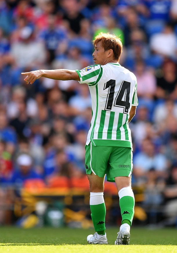 ベティスで背番号の”玉突き”が発生？ 乾貴士はロシアW杯背番号から「8