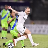 イニエスタが飛行機で福岡に降り立つ ということは水曜日の夢の対決が サッカーダイジェストweb イニエスタが飛行機で福岡に降り立つ ということは水曜日の夢の対決が サッカーダイジェストweb