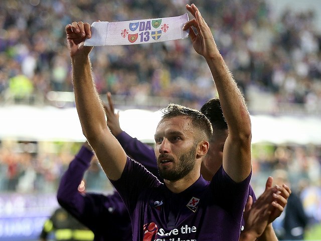 罰金なら払ってやる！」 フィオレンティーナ、亡き前主将のために規則