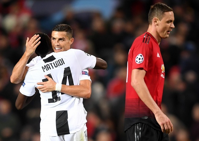 クリスティアーノロナウド レアル・マドリード マフラー CR7 - メルカリ