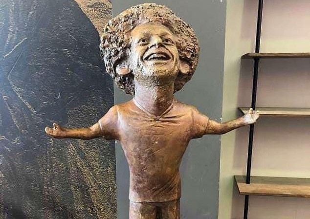 奇妙な出来」「C・ロナウドの像の10倍最悪」エジプトで生まれたサラー