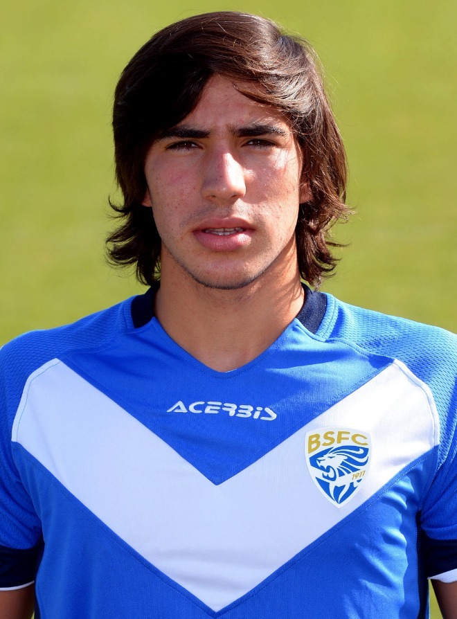 18歳でアッズーリ入り！ 話題の「ピルロ2世」とは何者か？ | サッカー