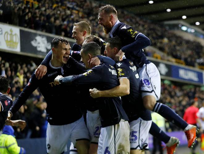 ミルウォール、FAカップで番狂わせ演じるも…ピッチ外でファンが騒動を