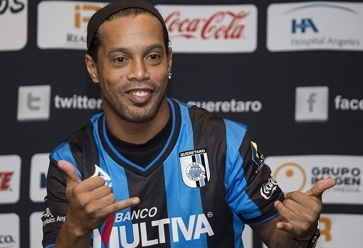 メキシコに渡ったロナウジーニョ、新天地ケレタロで意気込みを語る