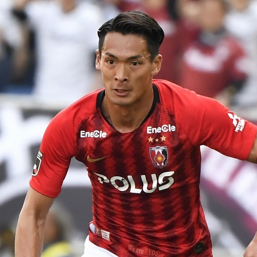 槙野智章、勝利のロッカールームでレッズ全員集合の記念写真を