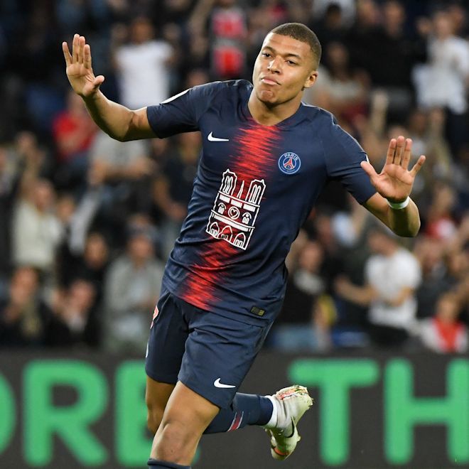 怪物エムバペが衝撃ハットで30ゴール超え！パリSG「8度目の戴冠