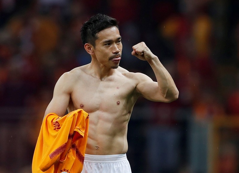 15分だけで正直助かった 長友佑都がダービーで激突した盟友 香川への 本音 を吐露 サッカーダイジェストweb