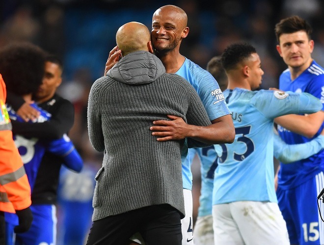 マンチェスターシティ 18/19 ホームユニフォーム コンパニ Amazon | NIKE(ナイキ) マンチェスターシティ 18-19 ホーム 半袖