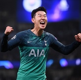 ソン フンミンは アジア史上最高 の選手になれるか 韓国内で話題沸騰 パク チソンも Cl優勝を と熱いエール サッカーダイジェストweb ソン フンミンは アジア史上最高 の選手になれるか 韓国内で話題沸騰 パク チソンも Cl優勝を と熱いエール サッカーダイジェストweb