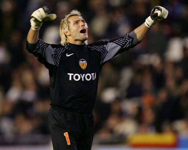 英雄のようには称賛できない…」元スペイン代表守護神カニサレスが