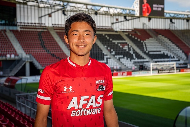 オランダ語も英語も話していないが…」AZ菅原由勢が蘭メディアの