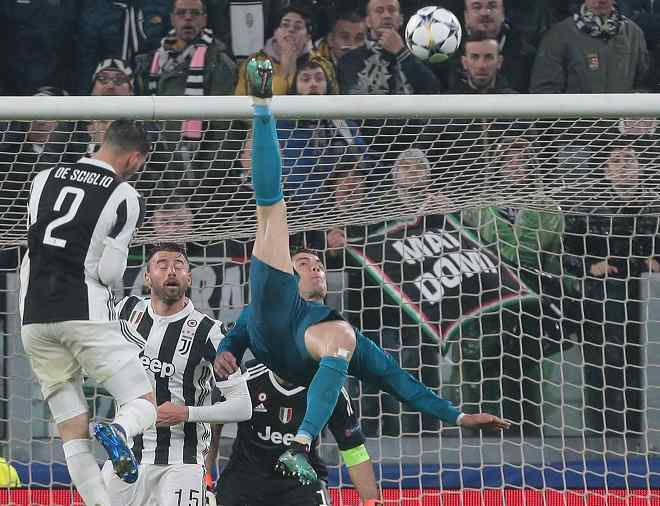 忘れられない」「君はいったい何歳だ…」C・ロナウド伝説の