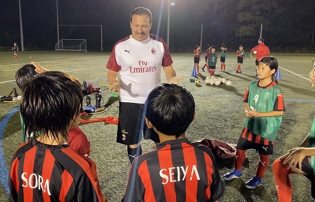 【超貴重11/12A.C.ミラン・オフィシャルUEFA CL用トレーニングトップ 超貴重11/12A.C.ミラン・オフィシャルUEFA CL用トレーニングトップ