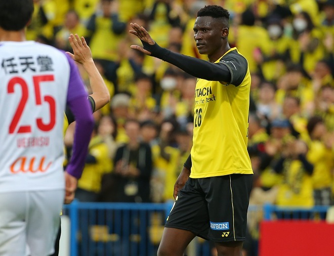 メッシも未達成の偉業」「セクシーでエキサイティング！」驚愕の8得点