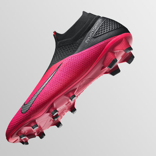 デ・ブルイネや鎌田大地が着用！ナイキが新スパイク『ファントム