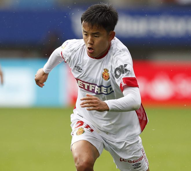 タケはどこに行った？」マジョルカ歓喜の集合写真に“ヒーロー”久保建英