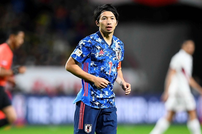 イケメンすぎ」「可愛いワンちゃん」日本代表MF柴崎岳の手洗い