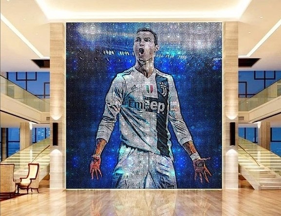 C・ロナウドが「最高額2000万円」で購入！ メッシ、ネイマールら大物が