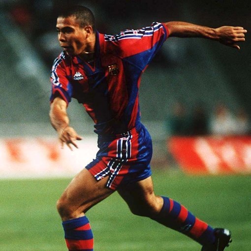 史上最高の9番」「メッシやC・ロナウドの世代にも見てほしい」「敵を