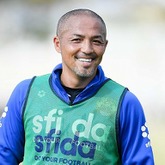 まるで磁石 小野伸二 再びファン驚愕のリフティング動画を公開 足にオデコに吸い付く秘訣は サッカーダイジェストweb まるで磁石 小野伸二 再びファン驚愕のリフティング動画を公開 足にオデコに吸い付く秘訣は サッカーダイジェストweb