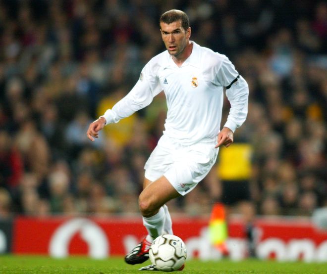 エレガントすぎる！」「ありえないタッチ」“稀代の司令塔”ジダンの超絶