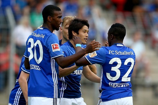 勝手な先入観は一瞬で消え去り…。シャルケ時代に垣間見た「内田篤人が