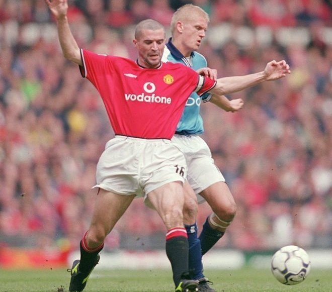 ロイ・キーンが“怪物”ハーランドの父に浴びせた“報復殺人タックル”を