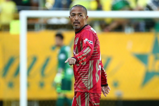 今も昔もカッコイイ」「いつまでも若い！」小野伸二の若き日の表紙写真