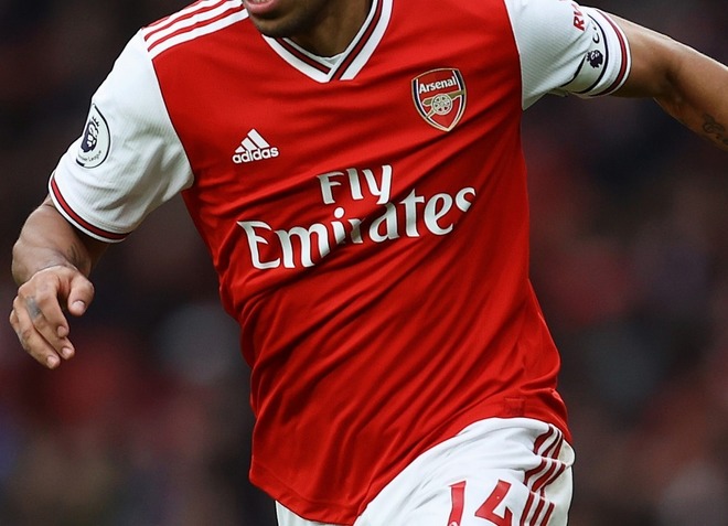 クリスマス？」「ダサい、そして安っぽい…」流出したアーセナルの来季