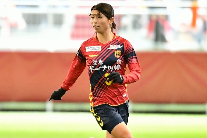 めっちゃ可愛い」「絶対モテた」なでしこDF鮫島彩が京川舞＆仲田歩夢の