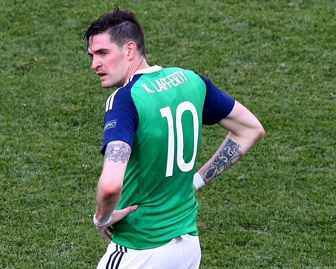 監督の頭に銃口を向けた」北アイルランド代表FWが衝撃の泥酔エピソード