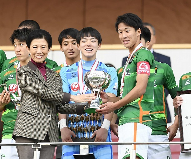 高校年代の最高峰リーグはなぜ中止になったのか その舞台裏と １年限定で発足した新リーグとは サッカー スポーツブル スポブル