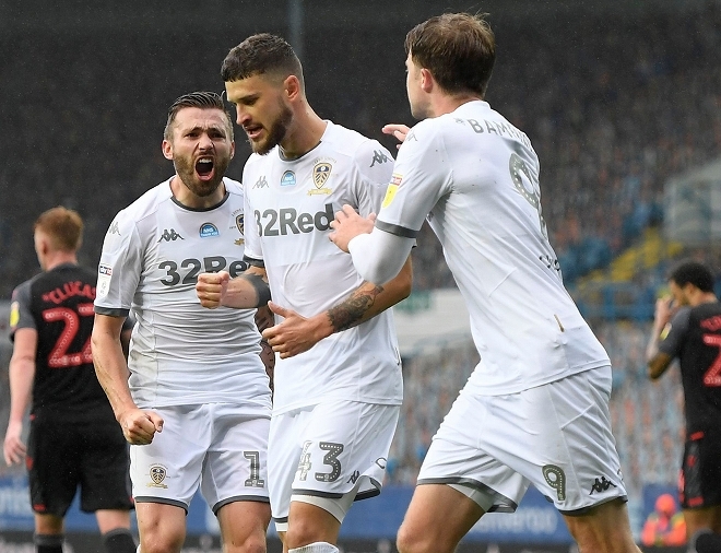 サッカー リーズユナイテッド キューウェル ユニフォーム サッカー リーズユナイテッド キューウェル ユニフォーム LEEDS 00/02