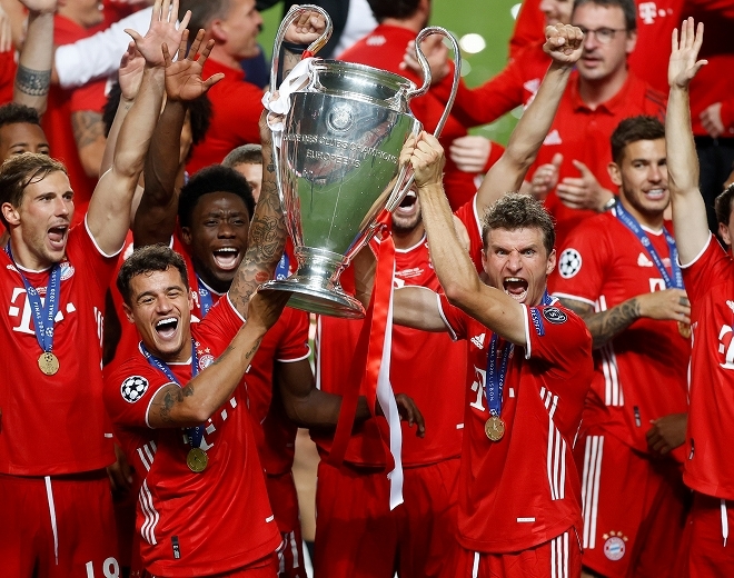 夢の三冠王者だ！」「記録的な強さ…」“CL史上初”の無敗優勝を達成した