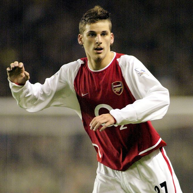 ベルカンプの後継者 や 次代のベッカム と称えられた天才mfが早すぎる引退後に掴んだ成功とは 消えた逸材 サッカー スポーツブル スポブル