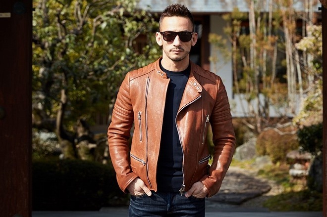 かっこ良すぎ！」「それにしてもシブい」中田英寿氏が投稿した短パン姿