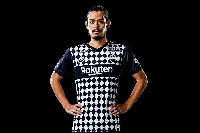ヴィッセル神戸が来季のユニホームデザインを発表！セカンドは「黒