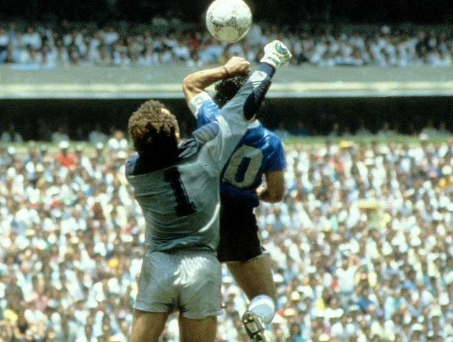 1億円でも“神の手”ユニホームは売らない！ 元英代表MFがマラドーナと