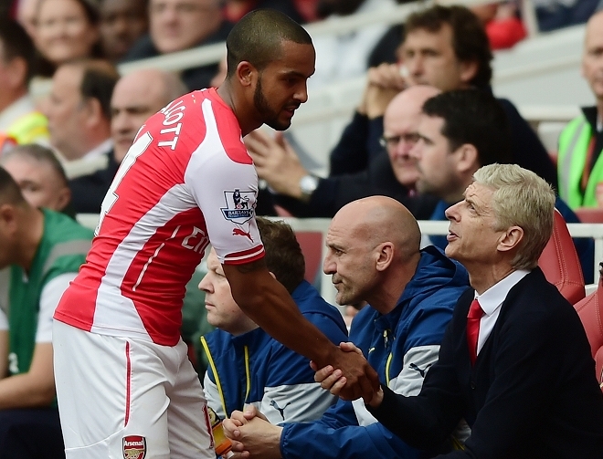 「チームは4位なのに喜んでいた…」“元神童”ウォルコットがアーセナル時代を回顧! 最も悔しかった出来事は? サッカーダイジェストWeb