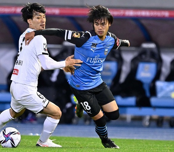 存在感エグすぎる」「次元が違う」三笘薫のドリブル突破が止まらない