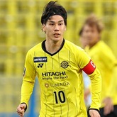 日本代表初選出の江坂任はどんな選手？両足でゴール狙える柏レイソル10