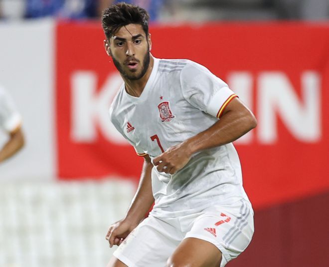 絶妙アシストでスペインに初勝利をもたらしたアセンシオ