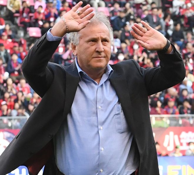 感動した 出演したジーコが 亡き父からの声 に本気で涙 ブラジルでオンエア中のcmが話題 現地発 サッカーダイジェストweb